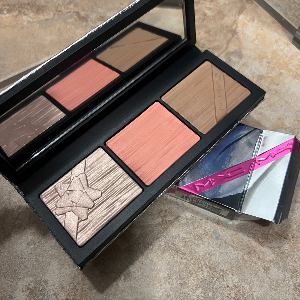 MAC Cosmetics Shiny Pretty Things Fair